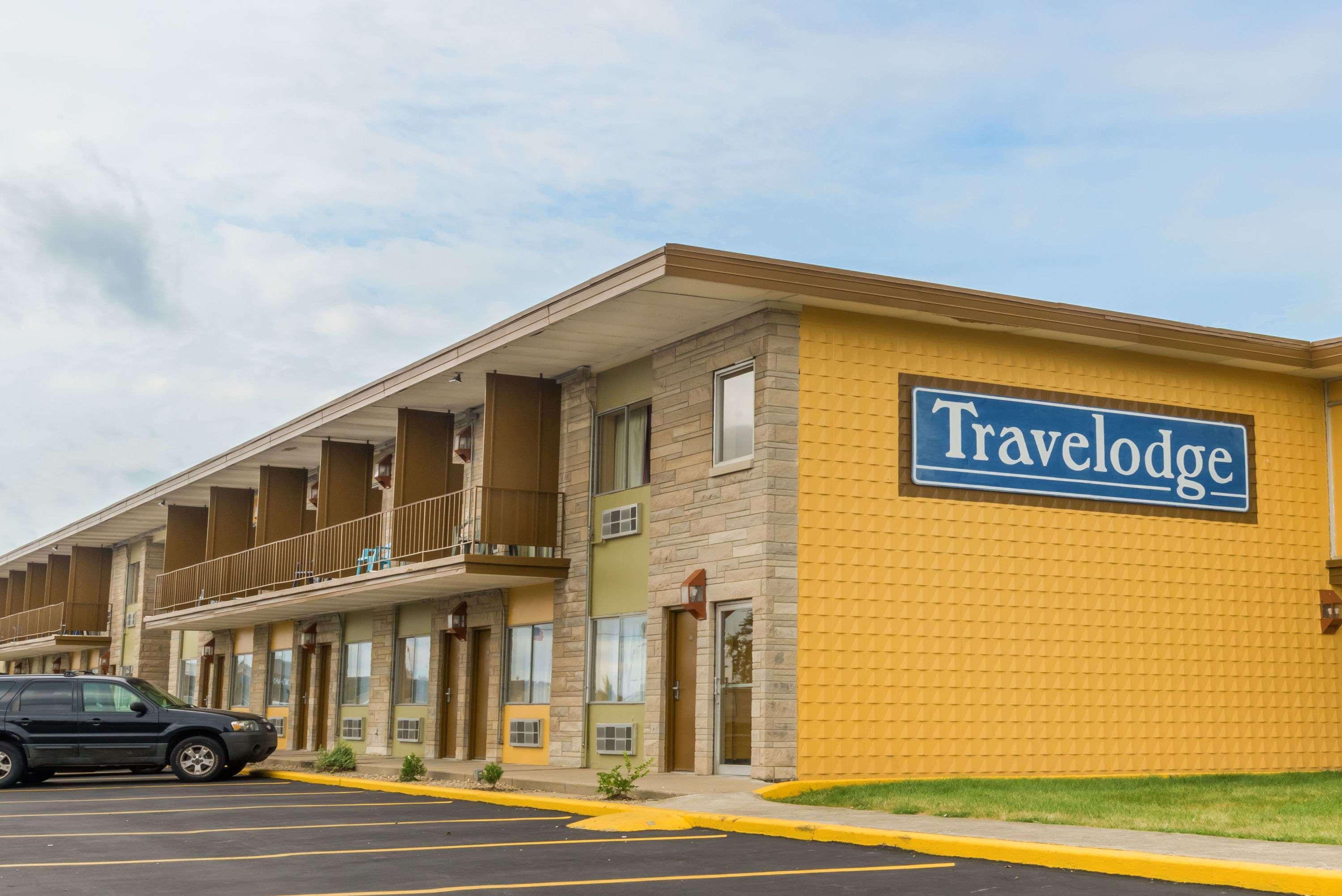 Travelodge By Wyndham Bloomington Exterior photo